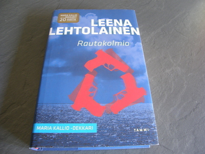Leena Lehtolainen Rautakolmio  sid