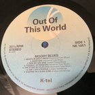 THE MOODY BLUES / OUT OF THIS WORLD vinyl. - pikkukuva 2
