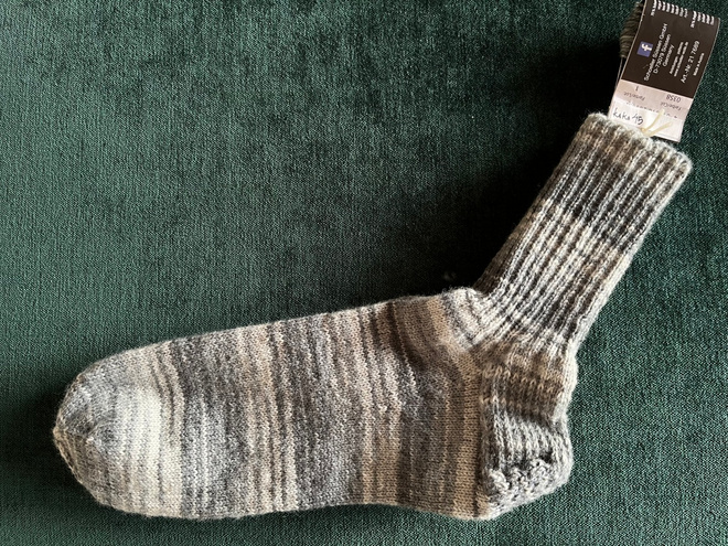 Koko 45 Step-langasta käsinkudotut villasukat