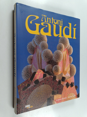 Aurora Cuito : Antoni Gaudi