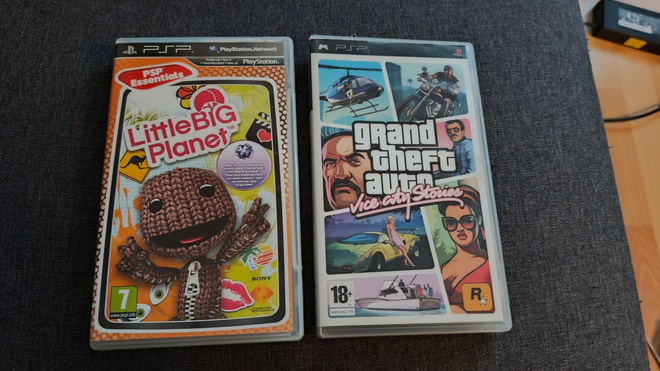 Tyhjät psp pelikotelot gta ja lbp