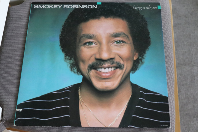 LP Smokey Robinson : Being with you