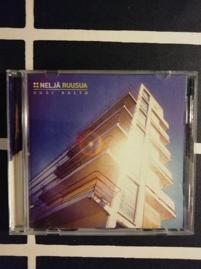 Neljä ruusua. Uusi aalto. V. 1999.