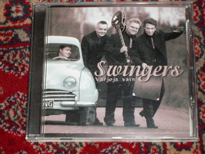 CD - SWINGERS - Varjoja Vain - 2003 pop iskelmä EX