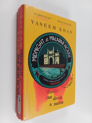 Vaseem Khan : Midnight at Malabar House