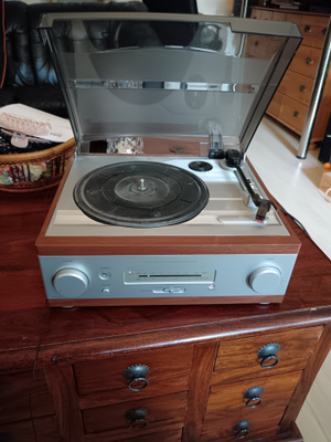 Lp soitin-radio yhdistelmä  integrated turntable