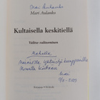 Mari Aulanko : Kultaisella keskitiellä : valitse valitsem... - pikkukuva 3