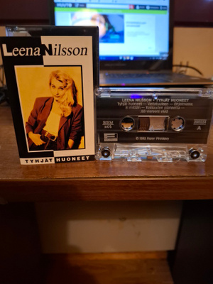 Leena Nilsson - Tyhjät Huoneet