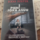 Pieni Tyttö Joka Asuu Kujan Päässä - pikkukuva 1
