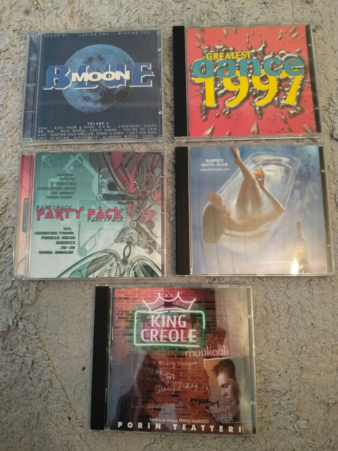 CD kokoelmalevyä 5 kpl
