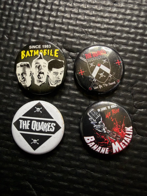 Psychobilly bändien pinssejä