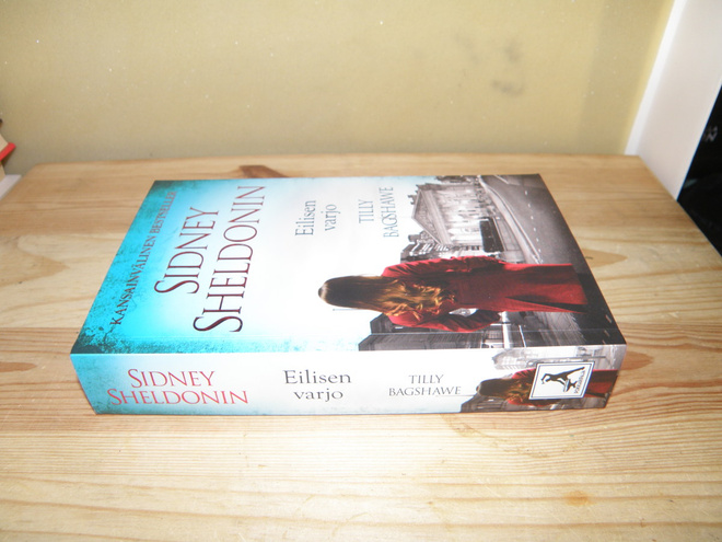 Sidney Sheldon (Tilly Bagshawe) Eilisen varjo (nidottu)