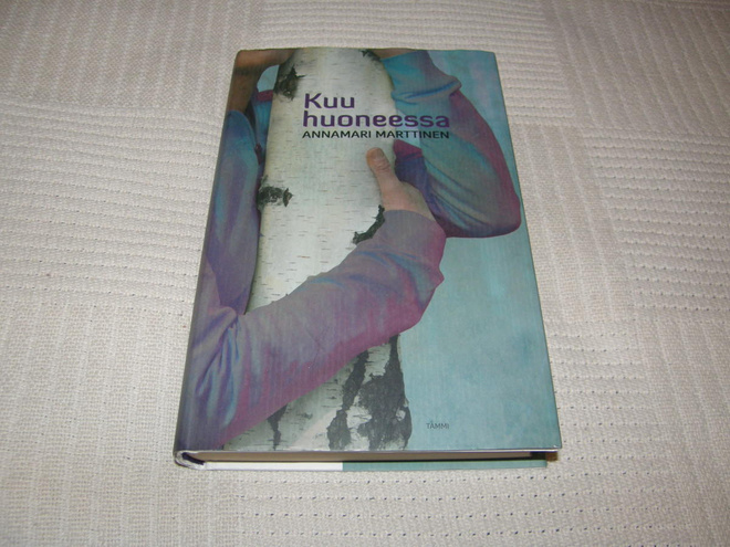 Annamari Marttinen Kuu huoneessa   -sid