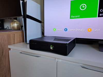 Xbox 360 Elite 250 gigan kovalevyllä + 3 peliä