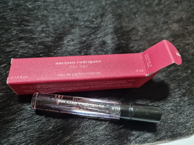 Deluxe koko hajuvesi Narciso Rodriguez For Her Intense