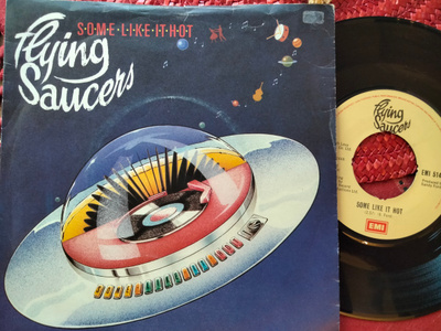 Flying Saucers sinkku