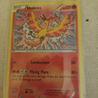 Moltres 9/124 - X&Y Fates Collide rare non holo card - pikkukuva 1
