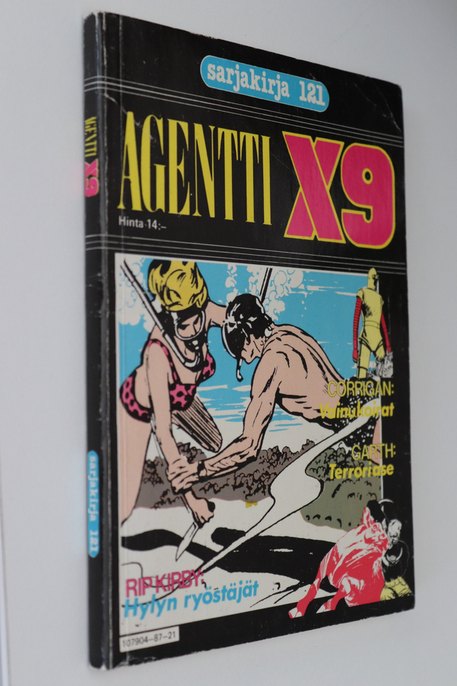 Sarjakirja 121 Agentti X)