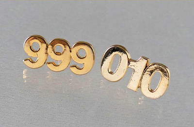 999 ja 010 pinssit