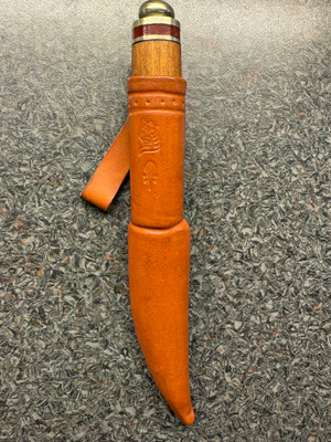 Puukko Leijona