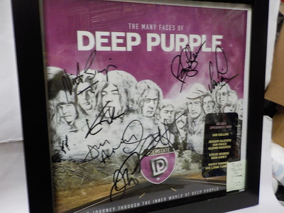 DEEP PURPLE TAULU KAHDEKSALLA NIMMARILLA