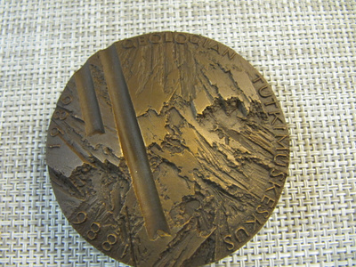 Geologian Tutkimuskeskus mitali 1986 / T.Sakki 85.