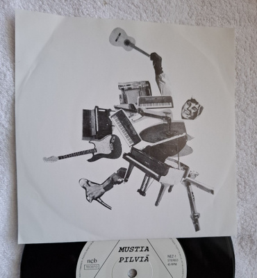 Nezer  – Mustia Pilviä / Nyt 7" single
