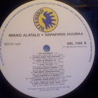 MIKKO ALATALO :: NAPAPIIRIN HUUMAA :: VINYYLI LP 1989 - pikkukuva 4