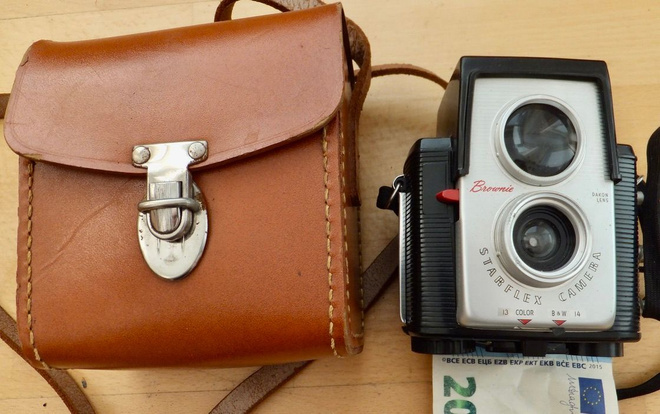 VANHA Kamera Kodak Brownie Starflex Made in USA KIVA