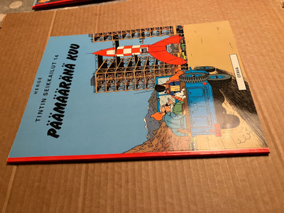 TINTIN SEIKKAILUT 14 PÄÄMÄÄRÄNÄ KUU HIENO