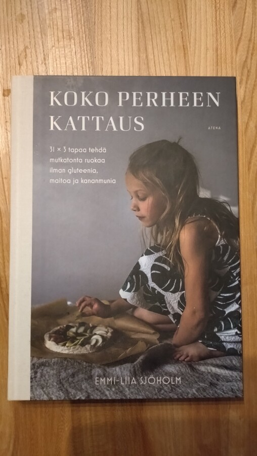 Koko perheen kattaus -keittokirja