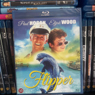 (Uusi) Flipper (1996) Paul Hogan Eliajah Wood - pikkukuva 1