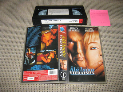 Älä Luota Vieraisiin-VHS (Finnkino, Rebecca De Mornay, 1995)