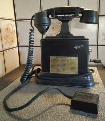 Puolustusvoimien Ericsson DAL 1001 -puhelin