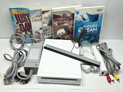 Modattu Wii konsoli + ohjaimet + 5 peliä [1]