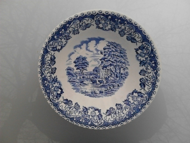 Staffordshire "Elizabethan" syvä posliinilautanen / kulho