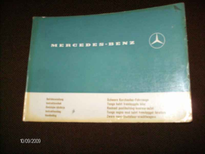 Kuorma-auto Mercedes Benz omistajan käsikirja  (Sis.pk:t)