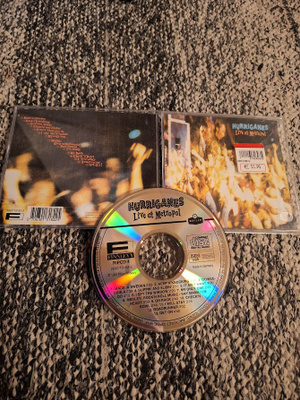 Hurriganes-Live At Metropol