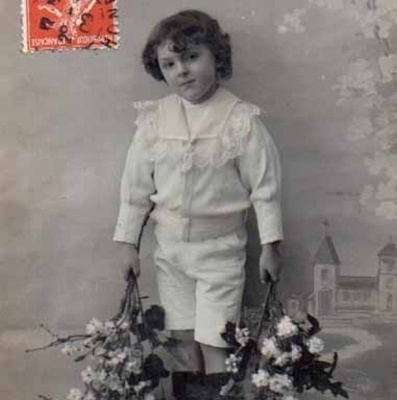 LAPSI / Hurmaava pikku herrasmies ja pitsikaulukset. 1900-l.