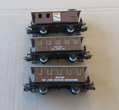 Märklin 3 oldtimer matkustajavaunua