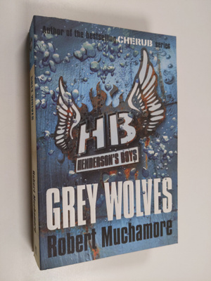 Robert Muchamore : Grey wolves