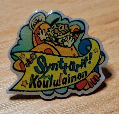 Koululainen Synttärit Pinssi
