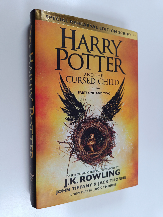 Jack Thorne ym. : Harry Potter and the Cursed Child - Par...