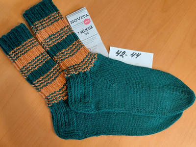 VILLASUKAT UUDET koko 42-44  7-Velj. langasta