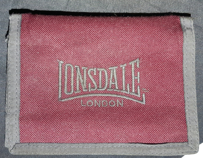 Lonsdale -kangaslompakko vetoketjullisella taskulla