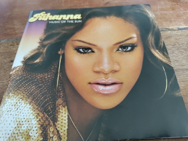 Rihanna :  Music Of The Sun   cd