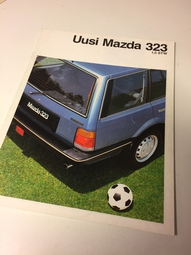 Myyntiesite - Mazda 323 1,5 STW - 10/1987