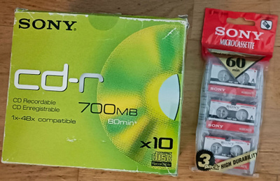 Uudet Cd-r- / Dvd+r- Levyt (8 + 2kpl.) & Microcassette 3kpl.
