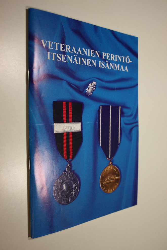 Matti (toim.) Lukkari : Veteraanien perintö - itsenäinen ...