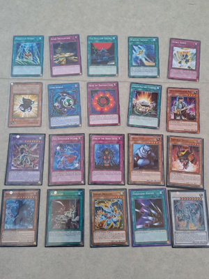 Yu-Gi-Oh kortteja 20 kpl